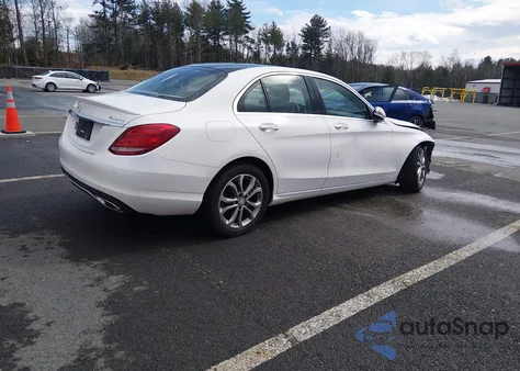 2016 Mercedes-Benz C 300 4Matic из США, поврежденный, VIN 55SWF4KB6GU098413